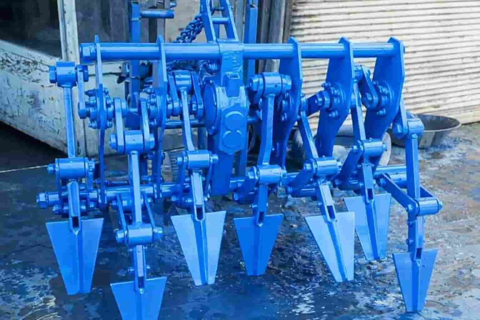 گاوآهن بیل زن با سامانه تیغه پهن برای نفوذ بیشتر